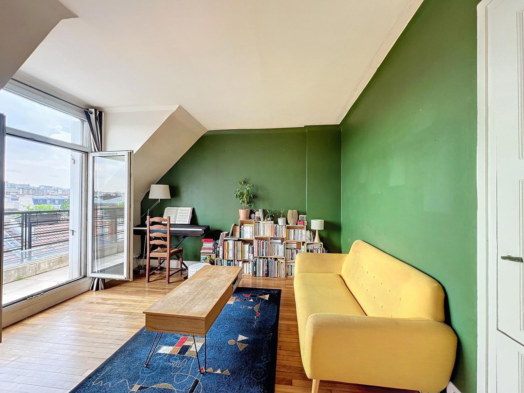 Appartement Balcony With View Of Montmartre Paris